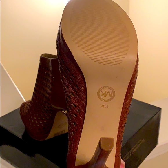 Michael Kors Sandals - Picture 5 of 5